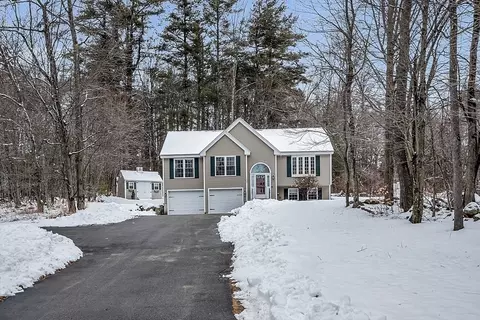 535 Clark St, Gardner, MA 01440 photo 2
