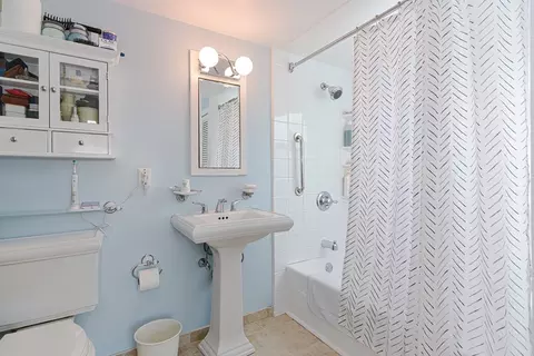 18 Swan St, Beverly, MA 01915 photo 8