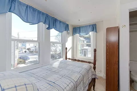 18 Swan St, Beverly, MA 01915 photo 10