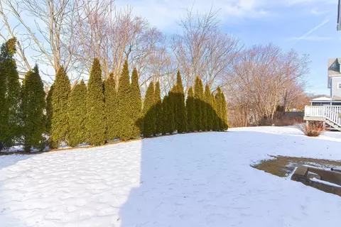 18 Swan St, Beverly, MA 01915 photo 14