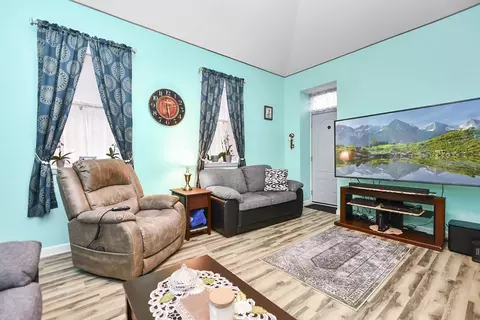 Living - 138 Beattie St #2, Fall River, MA 02723 photo 7 of 9