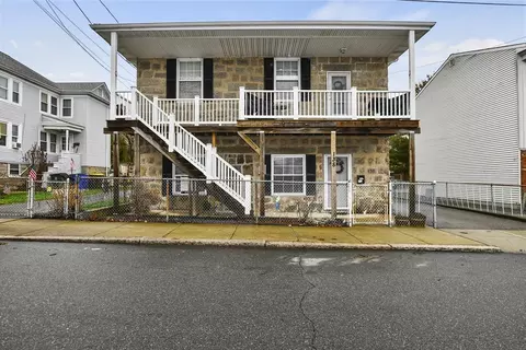138 Beattie St #2, Fall River, MA 02723