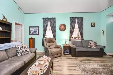 Living - 138 Beattie St #2, Fall River, MA 02723 photo 3 of 9