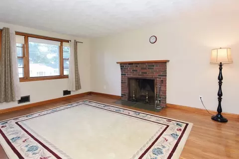 Living - 95 Ashcroft St, Dedham, MA 02026 photo 3 of 5