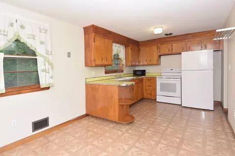 Kitchen - 95 Ashcroft St, Dedham, MA 02026 photo 1 of 6