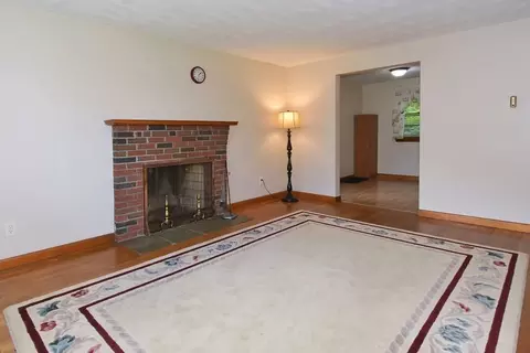 Living - 95 Ashcroft St, Dedham, MA 02026 photo 4 of 5