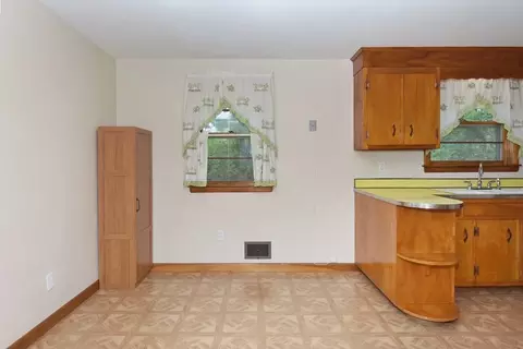 Kitchen - 95 Ashcroft St, Dedham, MA 02026 photo 6 of 6