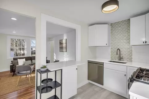61 Neillian Way #61, Bedford, MA 01730