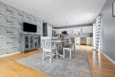 Dining - 39 Beverly Dr, Georgetown, MA 01833 photo 3 of 3