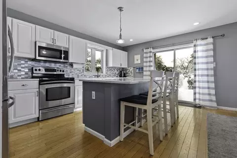 Kitchen - 39 Beverly Dr, Georgetown, MA 01833 photo 1 of 5
