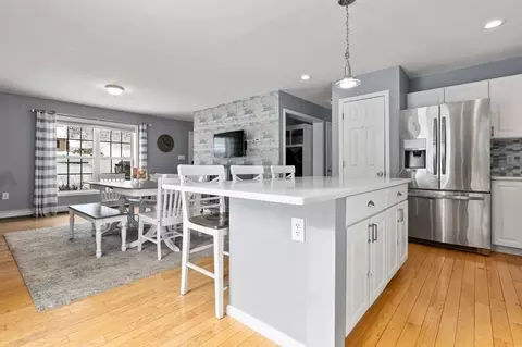 Kitchen - 39 Beverly Dr, Georgetown, MA 01833 photo 5 of 5