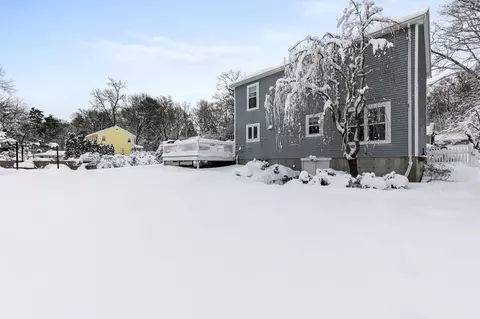 Exterior - 39 Beverly Dr, Georgetown, MA 01833 photo 4 of 5