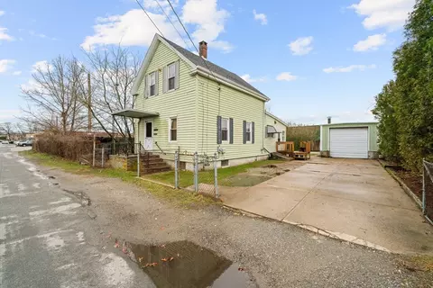 112 River Rd, New Bedford, MA 02745
