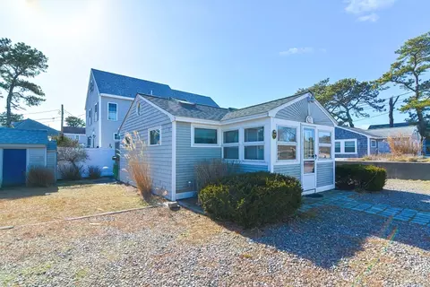 69 Glendon Rd # A, Dennis, MA 02639