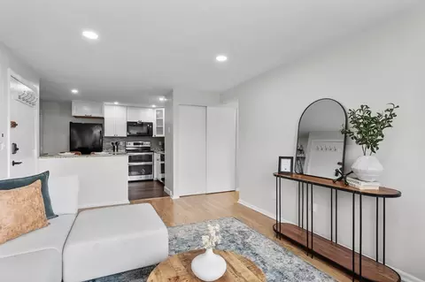 Living - 34 Bayview Ter #10, Danvers, MA 01923 photo 4 of 4