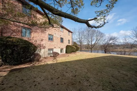 Exterior - 34 Bayview Ter #10, Danvers, MA 01923 photo 5 of 8