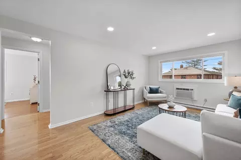 Living - 34 Bayview Ter #10, Danvers, MA 01923 photo 1 of 4