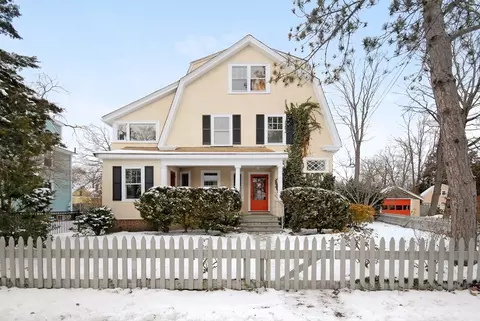 62 Belknap St, Concord, MA 01742