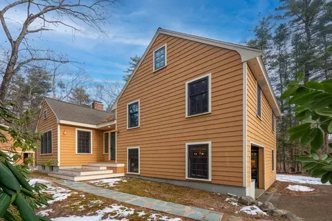 96 Willard Grant Rd, Sudbury, MA 01776