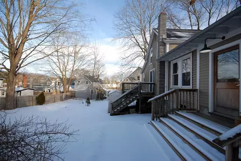 Exterior - 7 Spring Ln, Maynard, MA 01754 photo 3 of 5