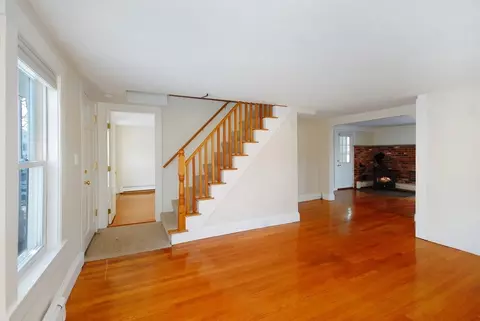 Entry Way - 7 Spring Ln, Maynard, MA 01754 photo 1 of 2