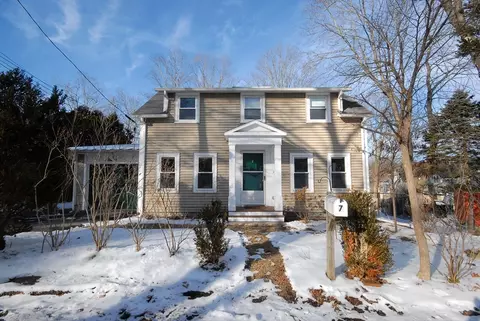 7 Spring Ln, Maynard, MA 01754