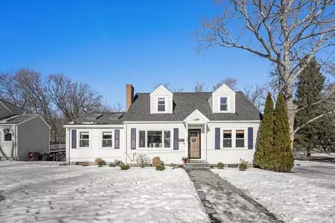 98 Cleveland St, Dedham, MA 02026