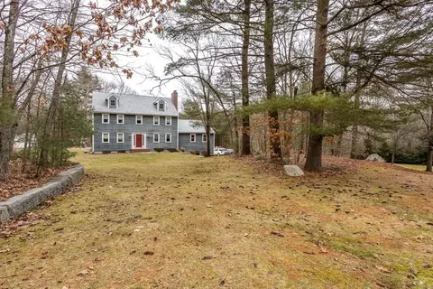 134 Oak St # R, Foxboro, MA 02035