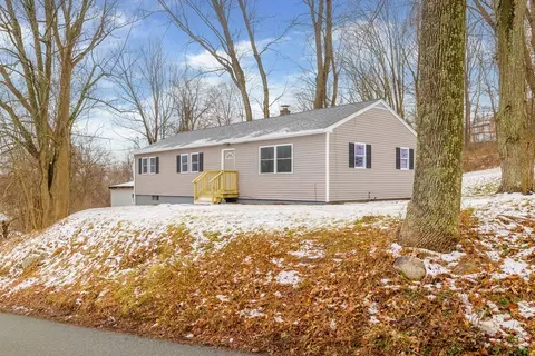 25 Tanyard Rd, Dudley, MA 01571