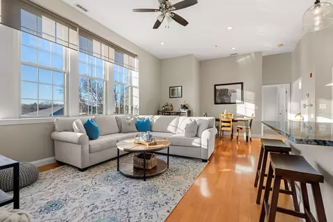 195 Collincote St #207, Stoneham, MA 02180