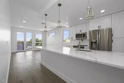 64 Alpine St #401, Boston, MA 02119