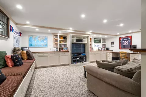 Living - 60 Abbott Rd, Wellesley, MA 02481 photo 5 of 7