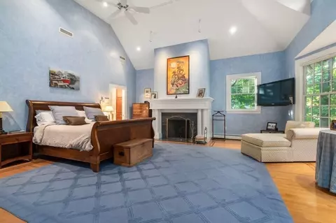Bedroom - 60 Abbott Rd, Wellesley, MA 02481 photo 2 of 7