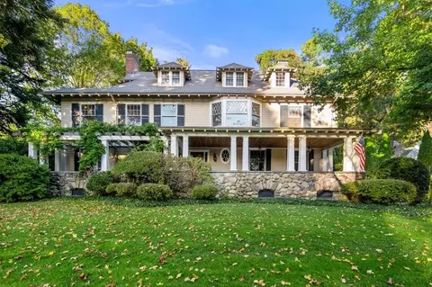 60 Abbott Rd, Wellesley, MA 02481