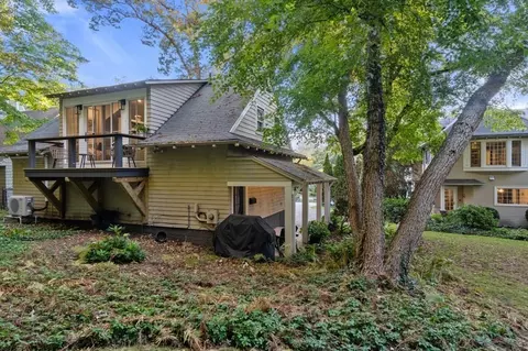 Exterior - 60 Abbott Rd, Wellesley, MA 02481 photo 3 of 6