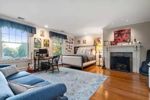 Bedroom - 60 Abbott Rd, Wellesley, MA 02481 photo 4 of 7