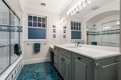 Bath - 60 Abbott Rd, Wellesley, MA 02481 photo 5 of 7