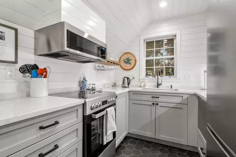Kitchen - 60 Abbott Rd, Wellesley, MA 02481 photo 4 of 4