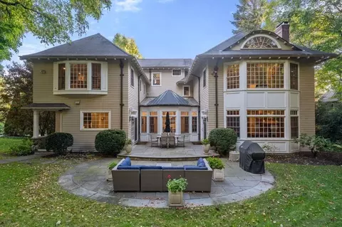 Exterior - 60 Abbott Rd, Wellesley, MA 02481 photo 5 of 6