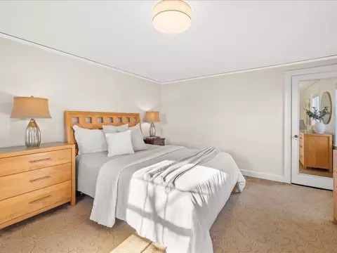 Bedroom - 25 Pickwick Rd, Marblehead, MA 01945 photo 6 of 7