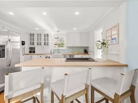 Kitchen - 25 Pickwick Rd, Marblehead, MA 01945 photo 2 of 6