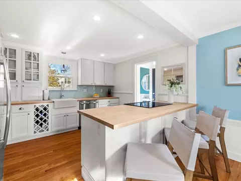 Kitchen - 25 Pickwick Rd, Marblehead, MA 01945 photo 1 of 6