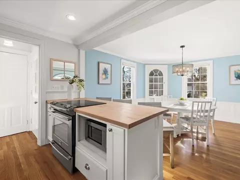 Kitchen - 25 Pickwick Rd, Marblehead, MA 01945 photo 5 of 6