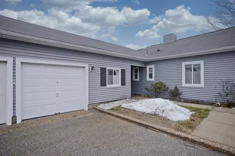 57 Applewood Dr #57, Chicopee, MA 01022