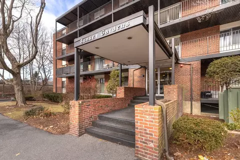 45 Oval Rd #8, Quincy, MA 02170