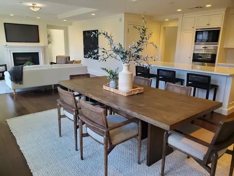 580 Washington St #101, Wellesley, MA 02482