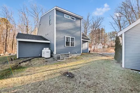 Exterior - 9 Mapleton Rd, Merrimac, MA 01860 photo 5 of 7