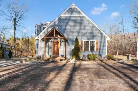 9 Mapleton Rd, Merrimac, MA 01860