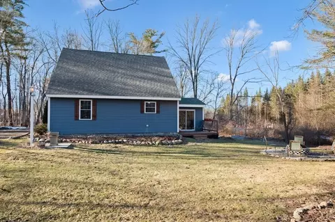Exterior - 9 Mapleton Rd, Merrimac, MA 01860 photo 2 of 7