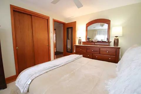 Bedroom - 25 Serino Way, Saugus, MA 01906 photo 2 of 4